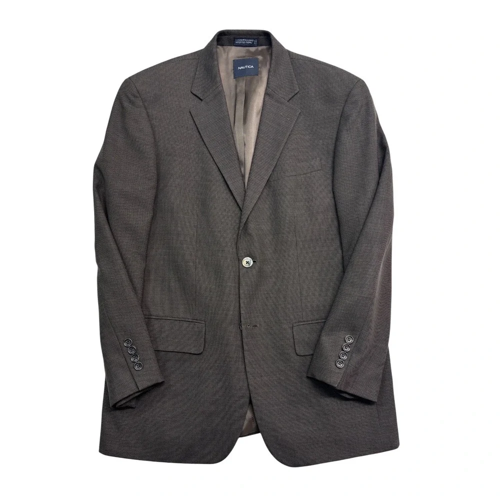 Nautica suit has